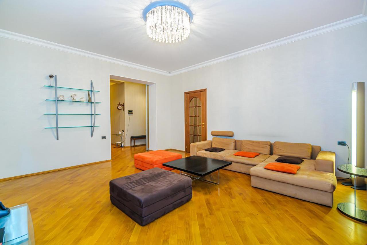 Vip Apartamen Nizami Street Apartment Baku Ngoại thất bức ảnh