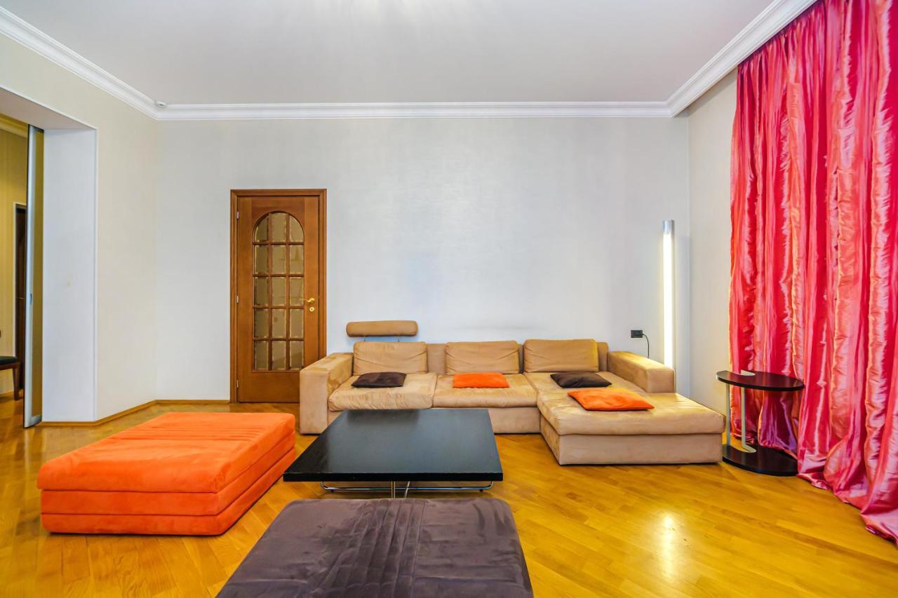 Vip Apartamen Nizami Street Apartment Baku Ngoại thất bức ảnh