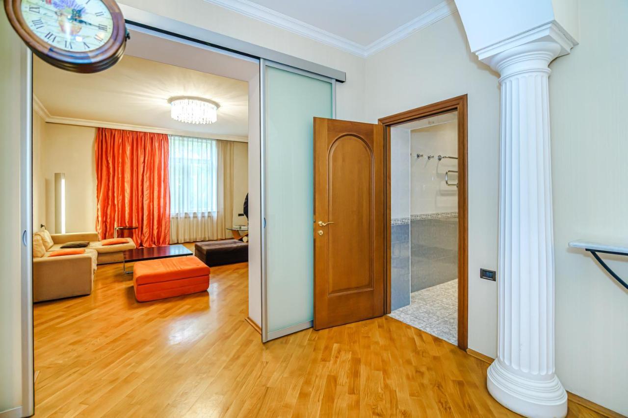 Vip Apartamen Nizami Street Apartment Baku Ngoại thất bức ảnh