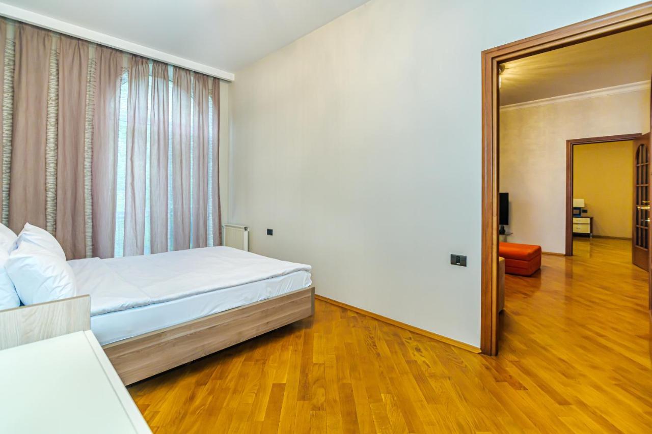 Vip Apartamen Nizami Street Apartment Baku Ngoại thất bức ảnh