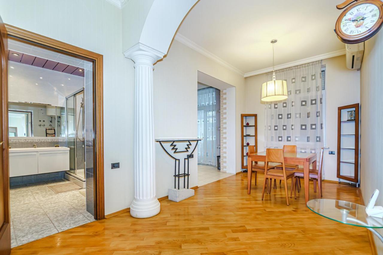 Vip Apartamen Nizami Street Apartment Baku Ngoại thất bức ảnh
