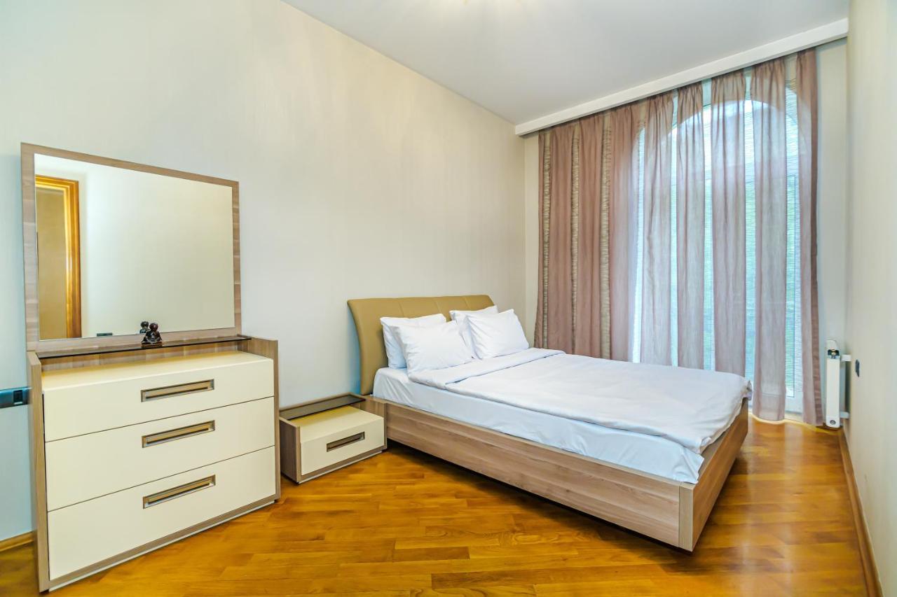 Vip Apartamen Nizami Street Apartment Baku Ngoại thất bức ảnh