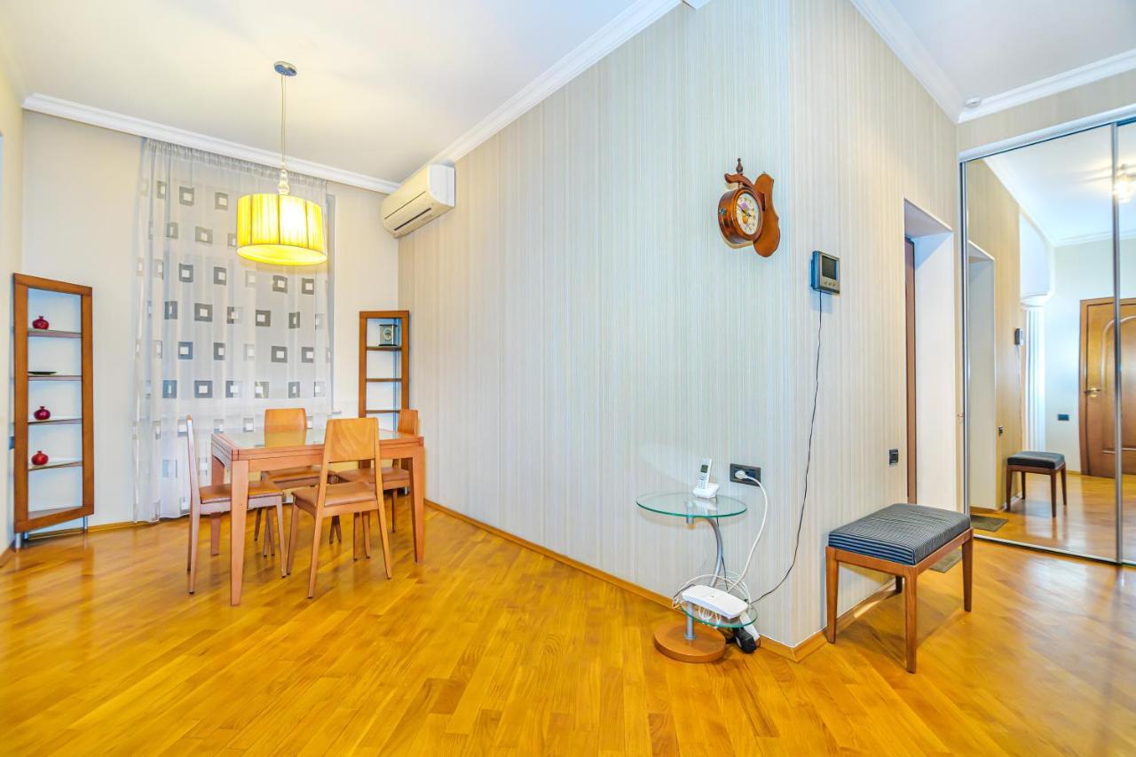 Vip Apartamen Nizami Street Apartment Baku Ngoại thất bức ảnh