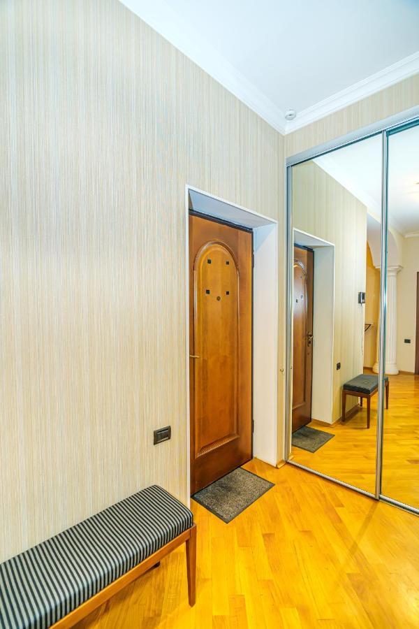 Vip Apartamen Nizami Street Apartment Baku Ngoại thất bức ảnh